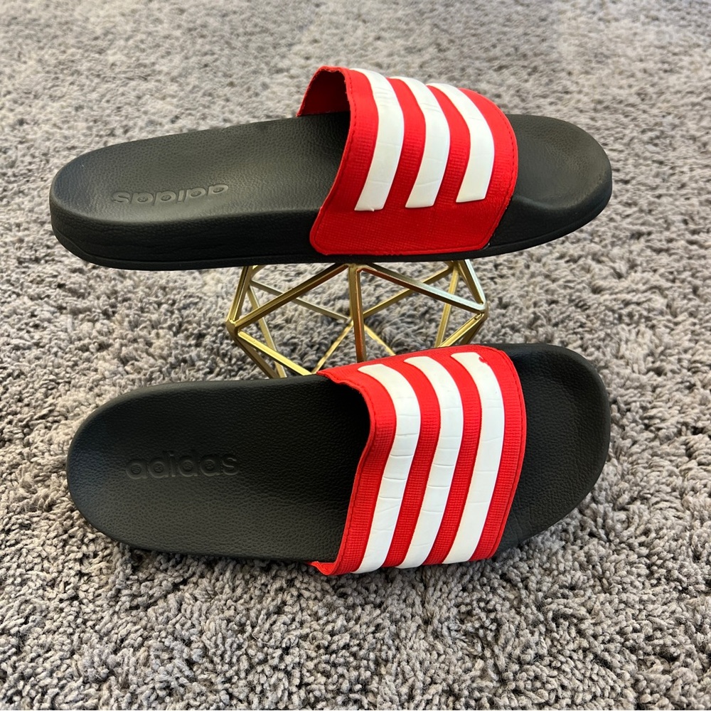 Adidas Big Kids Unisex Adilette FY8844 Red stripe Slip On Slide Sandals Size 4